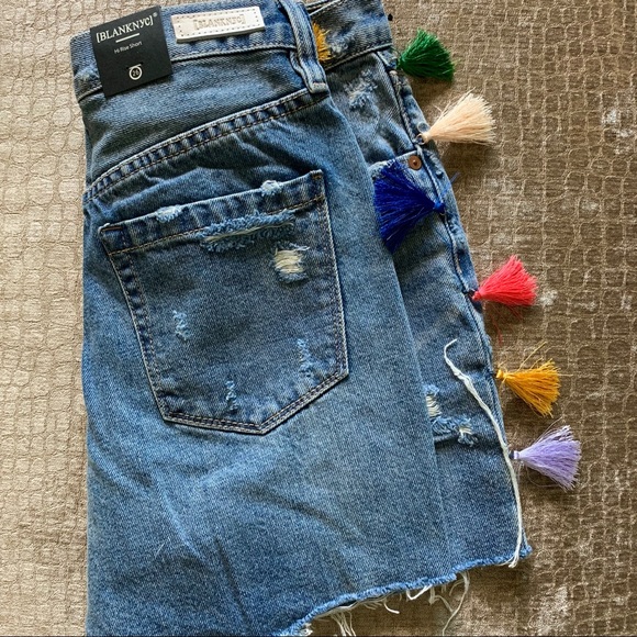 Blank NYC Pants - BlankNYC Sonic Bloom Denim Shorts High Rise